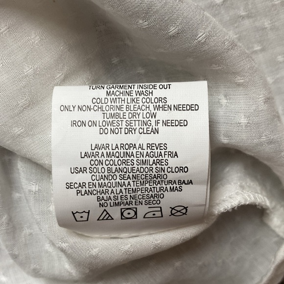 Women’s sleeveless, lightweight blouse with fun front detailing. Size small. New - Picture 5 of 7